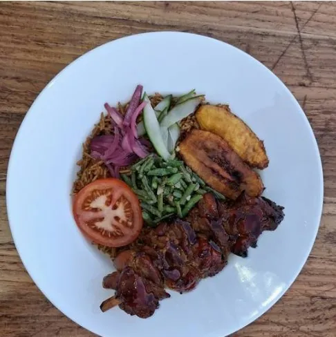 Nasi met kip saté